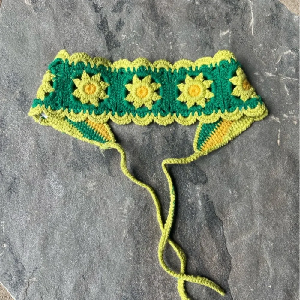 Small Floral Crochet Hair Wrap